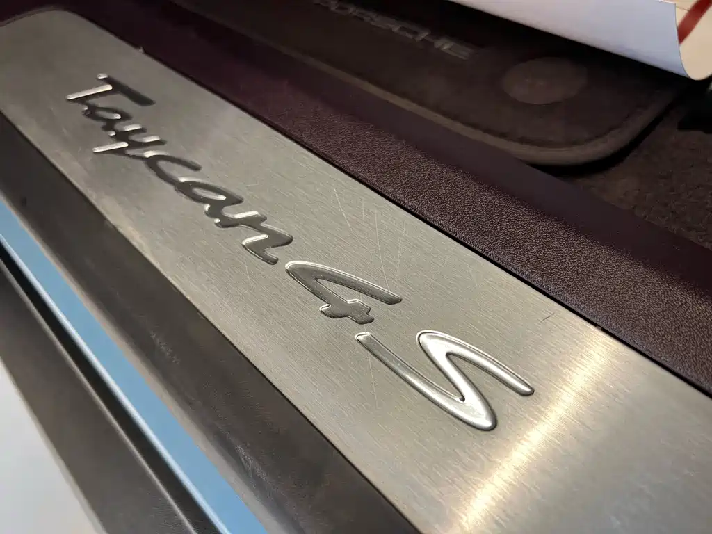 Porsche Taycan — миниатюра 13