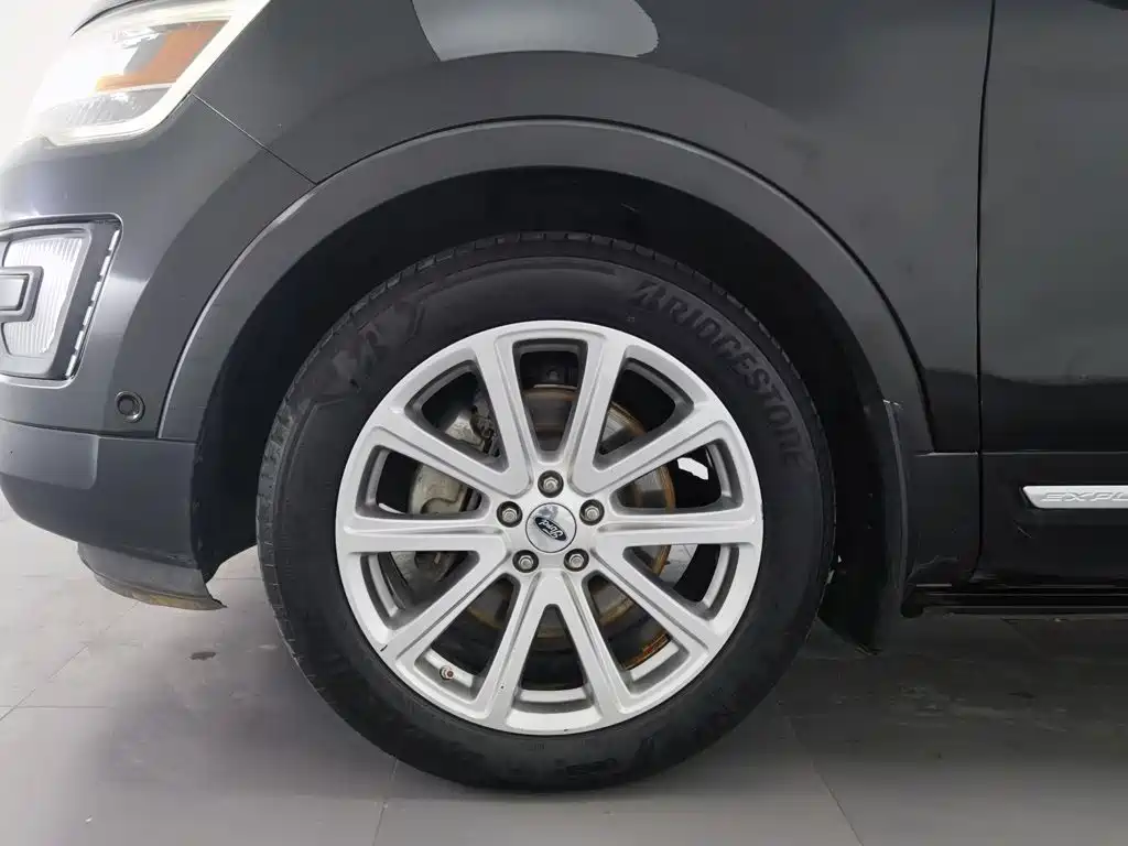 Ford Explorer (Import) — миниатюра 17