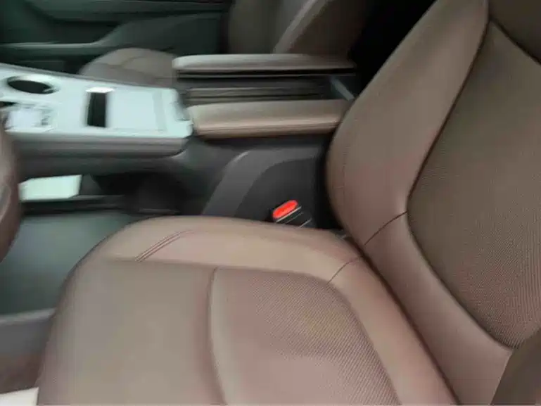 Toyota Granvia — миниатюра 2