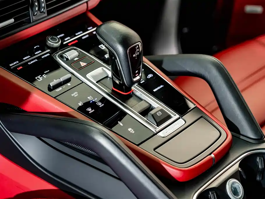 Porsche Cayenne Hybrid — миниатюра 12