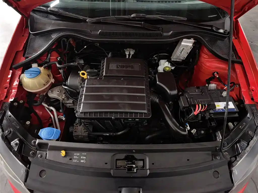Volkswagen Polo 2016 1.4L MT