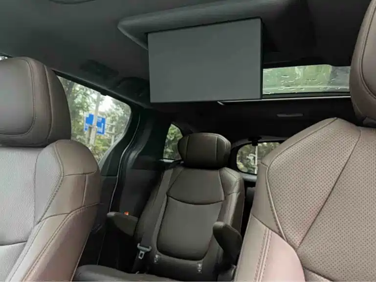 Toyota Granvia — миниатюра 8
