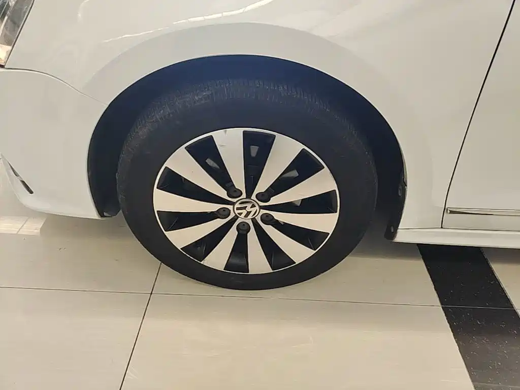 Volkswagen Sagitar — миниатюра 23