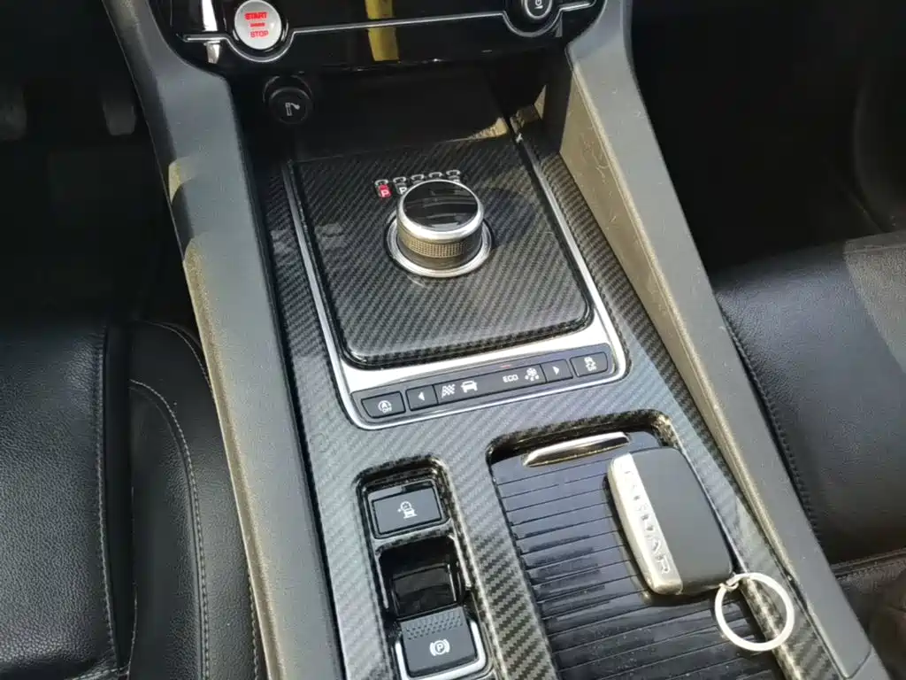 Jaguar F-PACE — миниатюра 14
