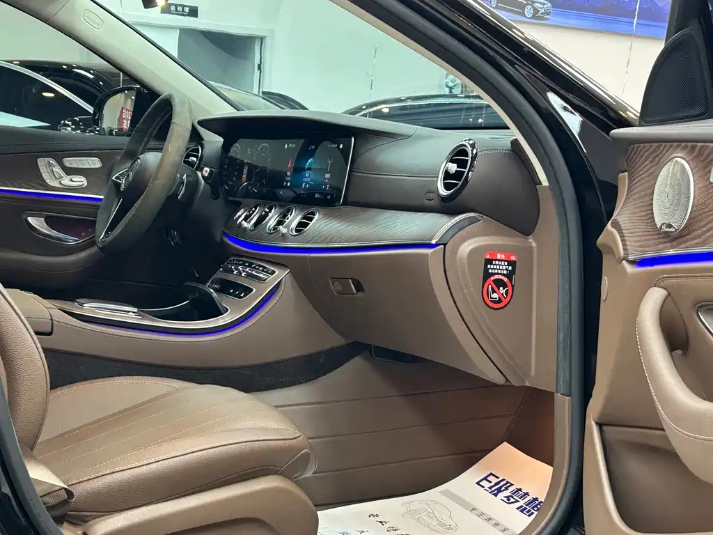 Mercedes-Benz E-Class — миниатюра 18