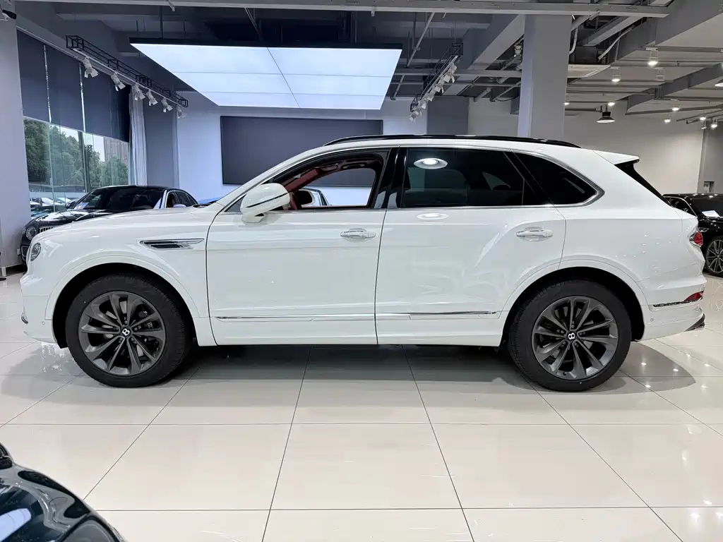 Bentley Bentayga — миниатюра 4