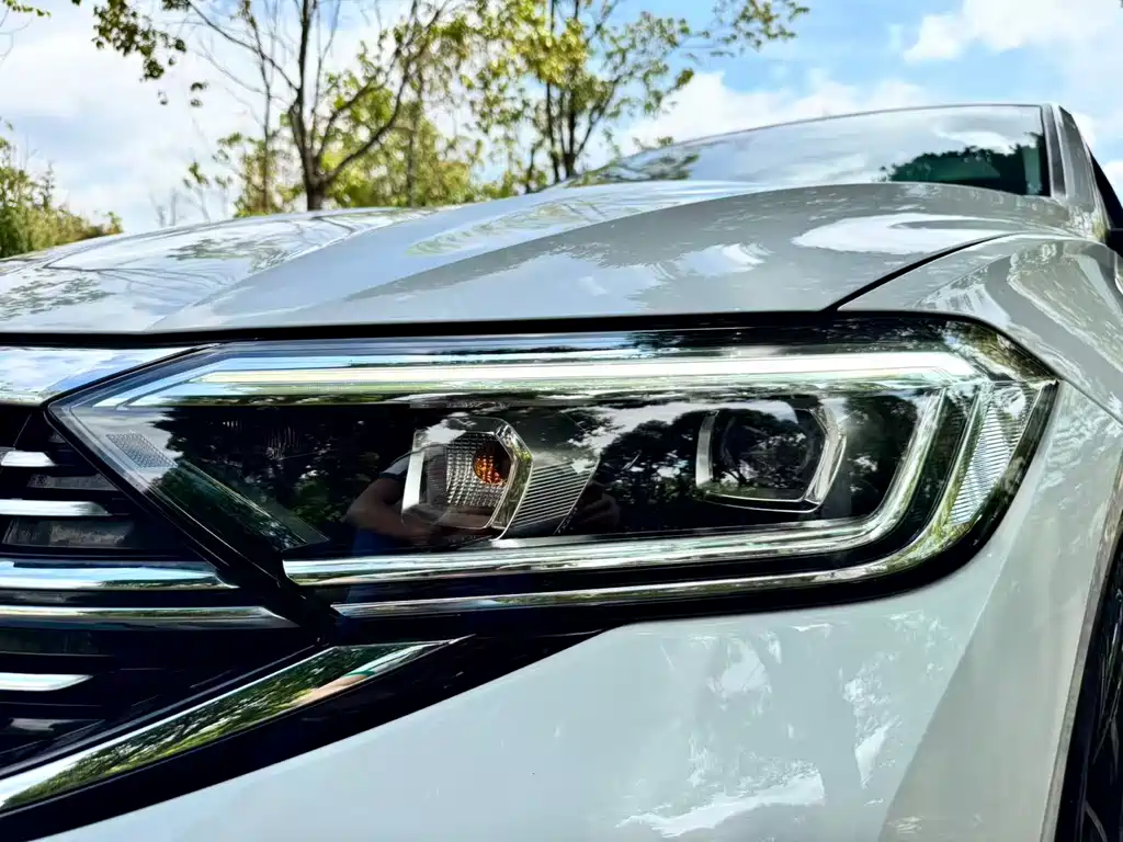 Volkswagen Sagitar — миниатюра 26