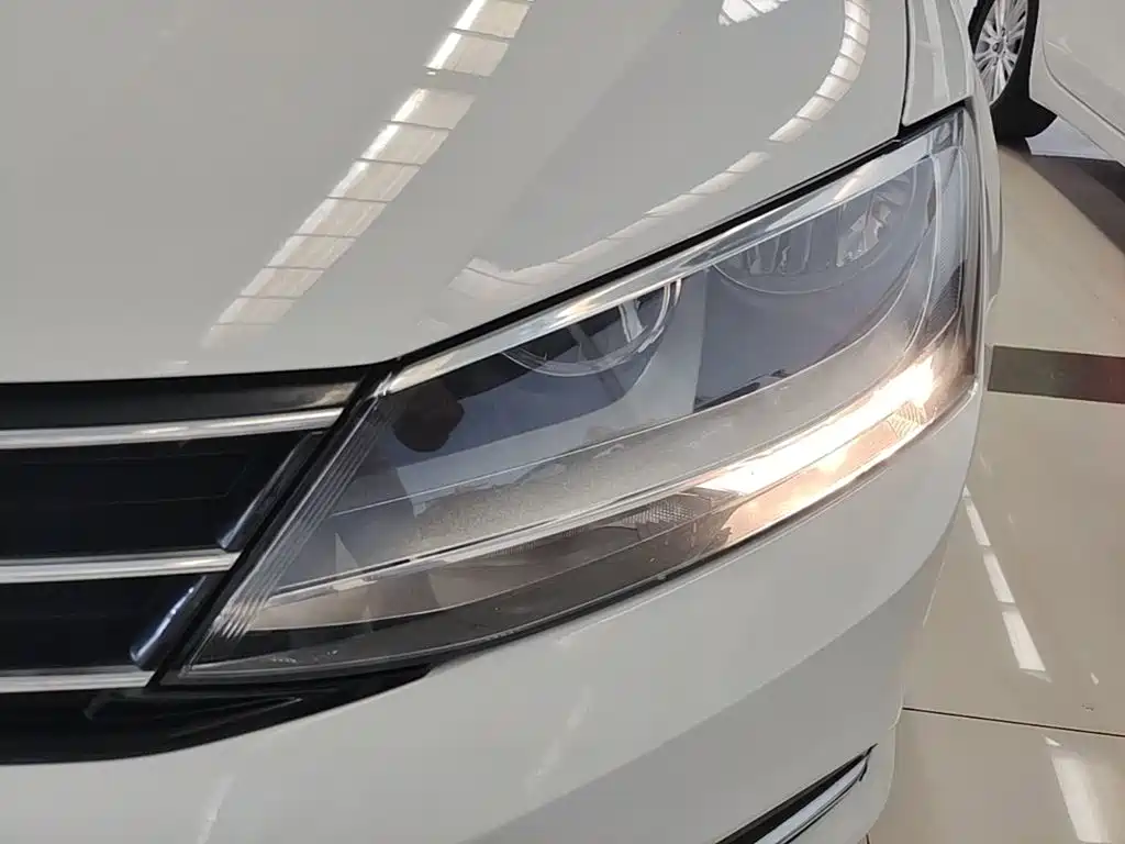 Volkswagen Sagitar — миниатюра 24