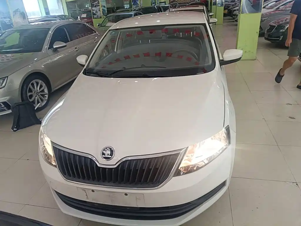 Skoda Rapid — миниатюра 3