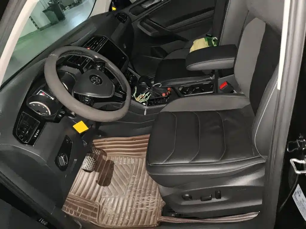 Volkswagen Tiguan L — миниатюра 8