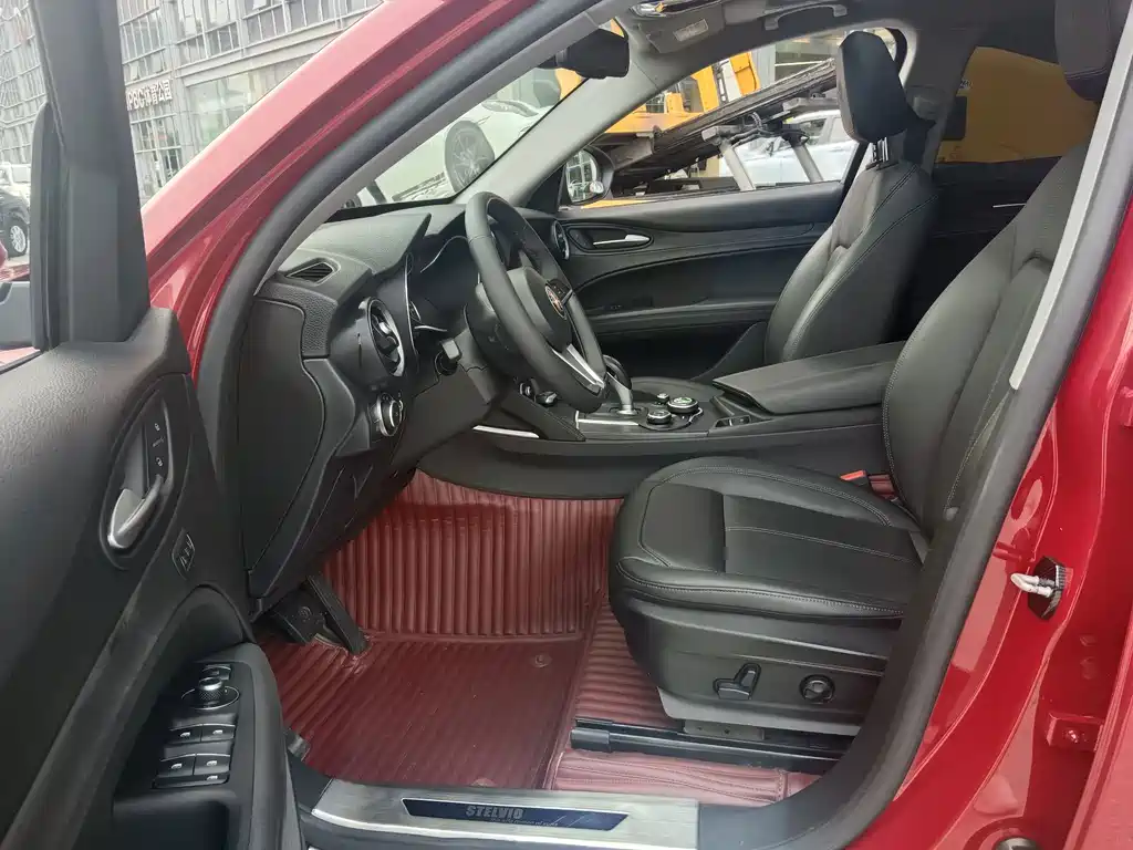 Alfa Romeo Stelvio — миниатюра 9