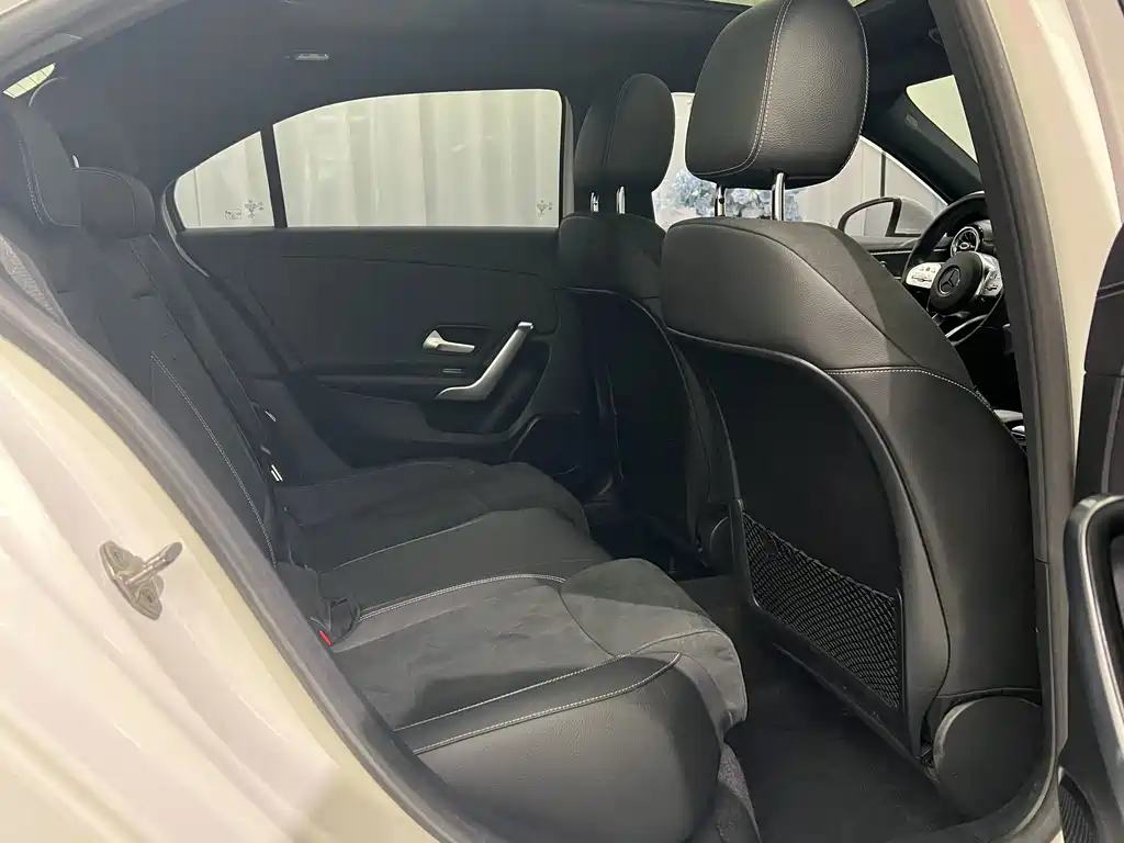 Mercedes-Benz A-Class — миниатюра 7
