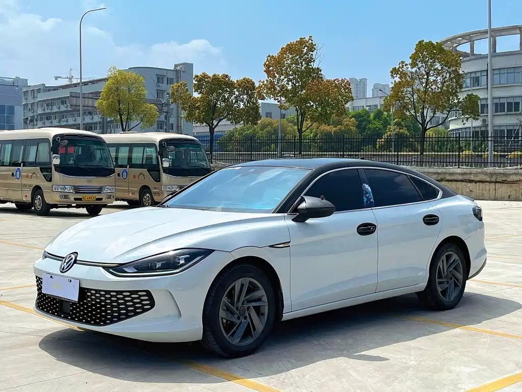 Купить Volkswagen Lamando