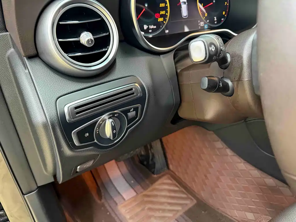 Mercedes-Benz GLC — миниатюра 8