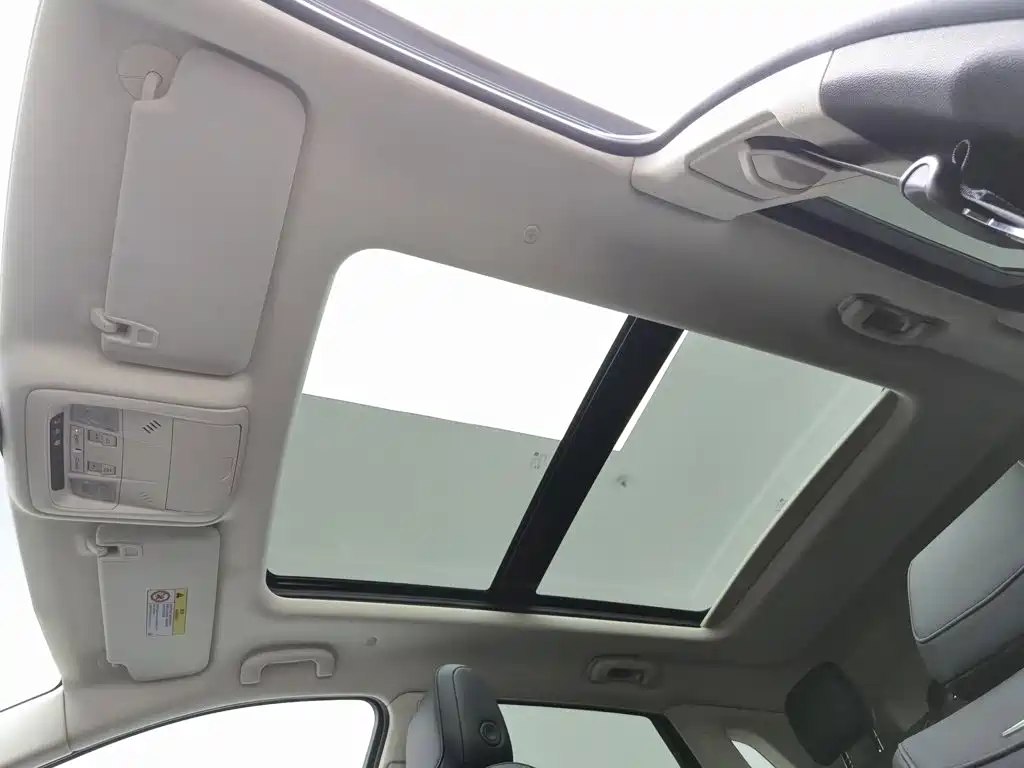 Cadillac XT5 — миниатюра 14