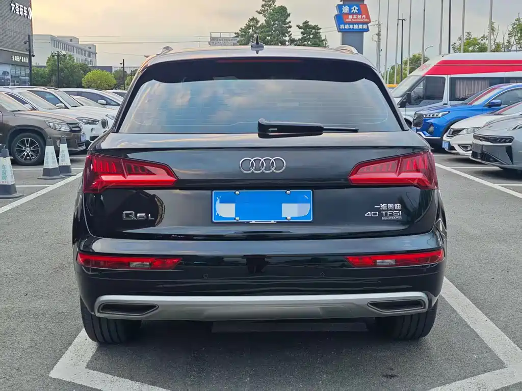 Audi Q5L — миниатюра 8