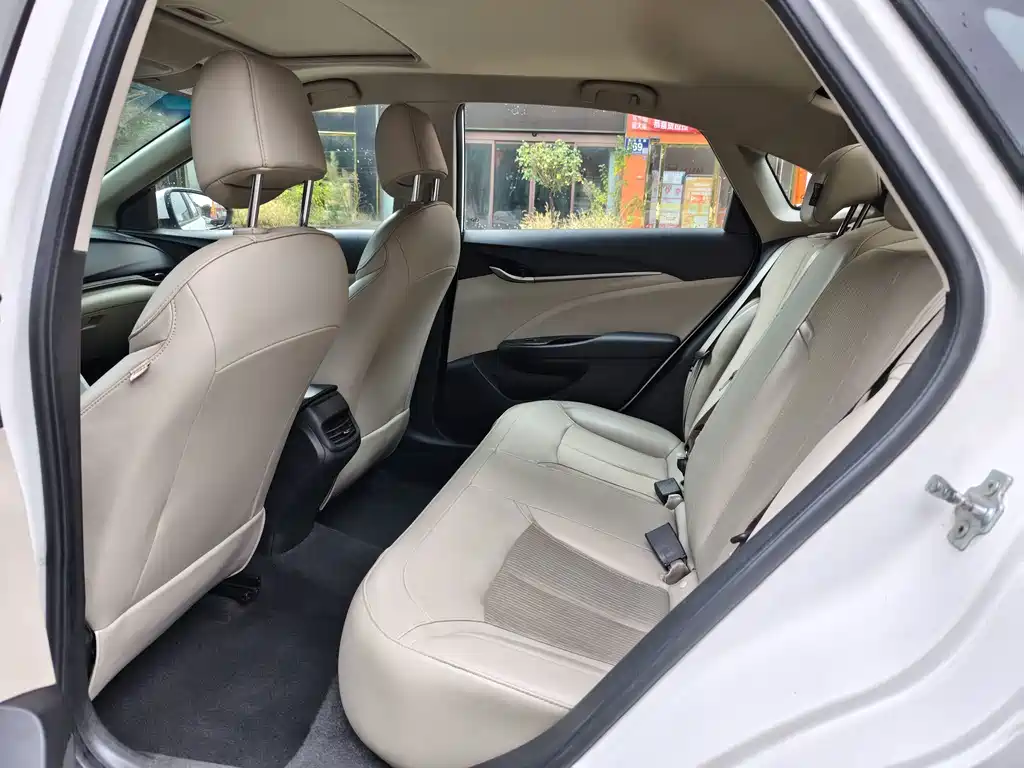 Buick Excelle — миниатюра 9