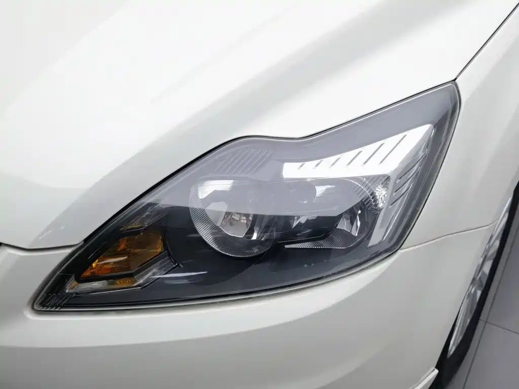 Ford Focus — миниатюра 7