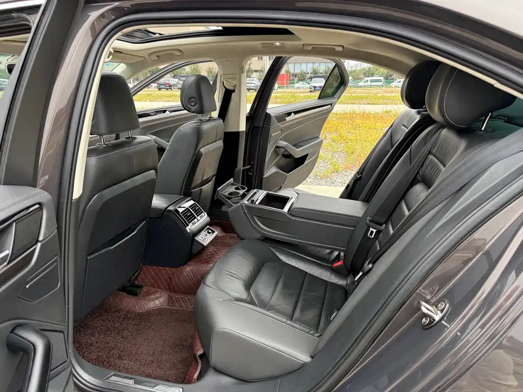 Volkswagen Phideon — миниатюра 11