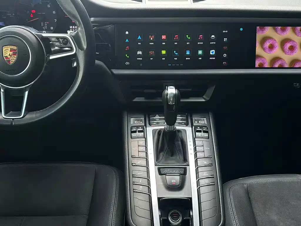 Porsche Macan — миниатюра 5