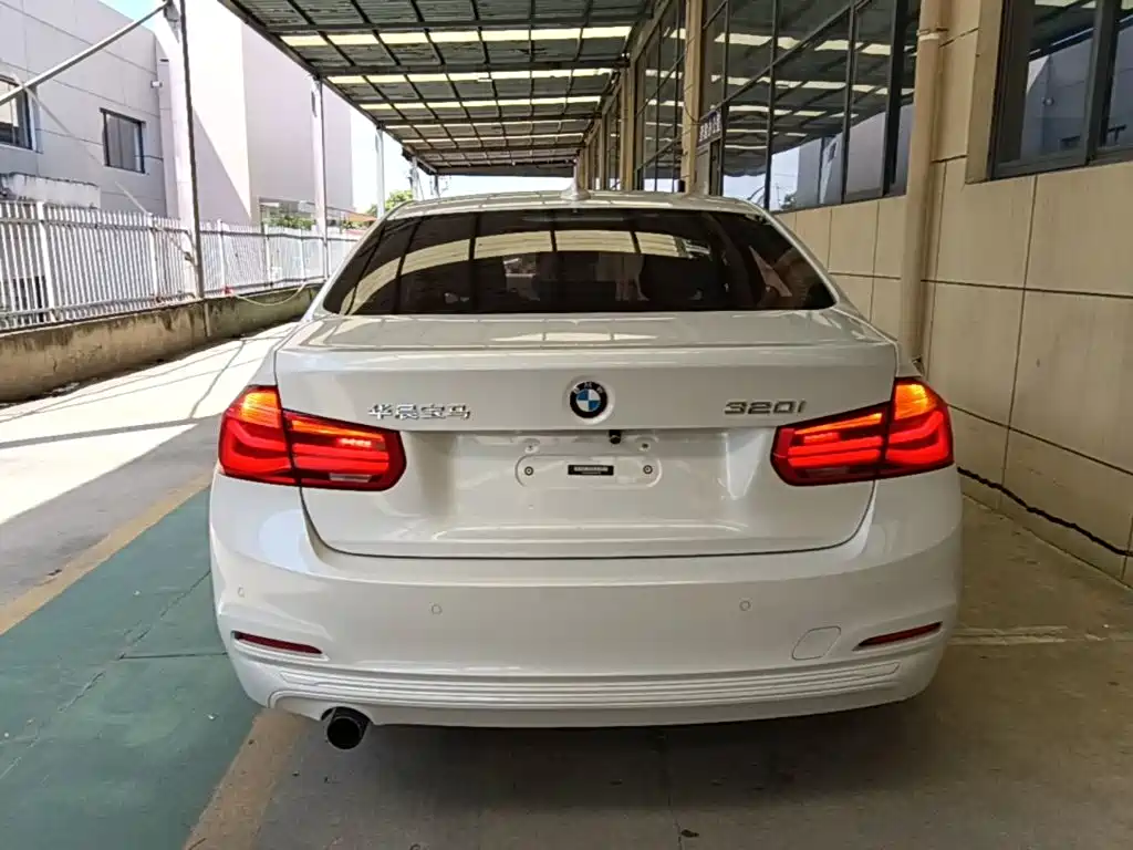 BMW 3 Series — миниатюра 6