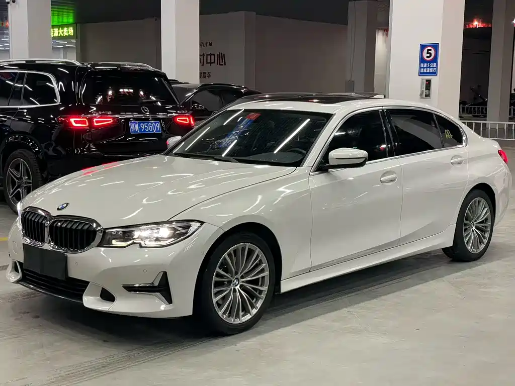 BMW 3 SERIES