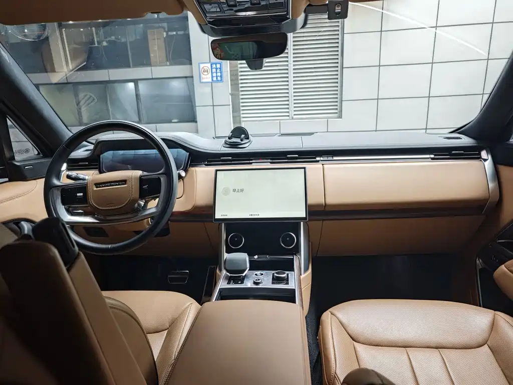 Land Rover Range Rover 2023 3.0 L6 400PS Long Wheelbase