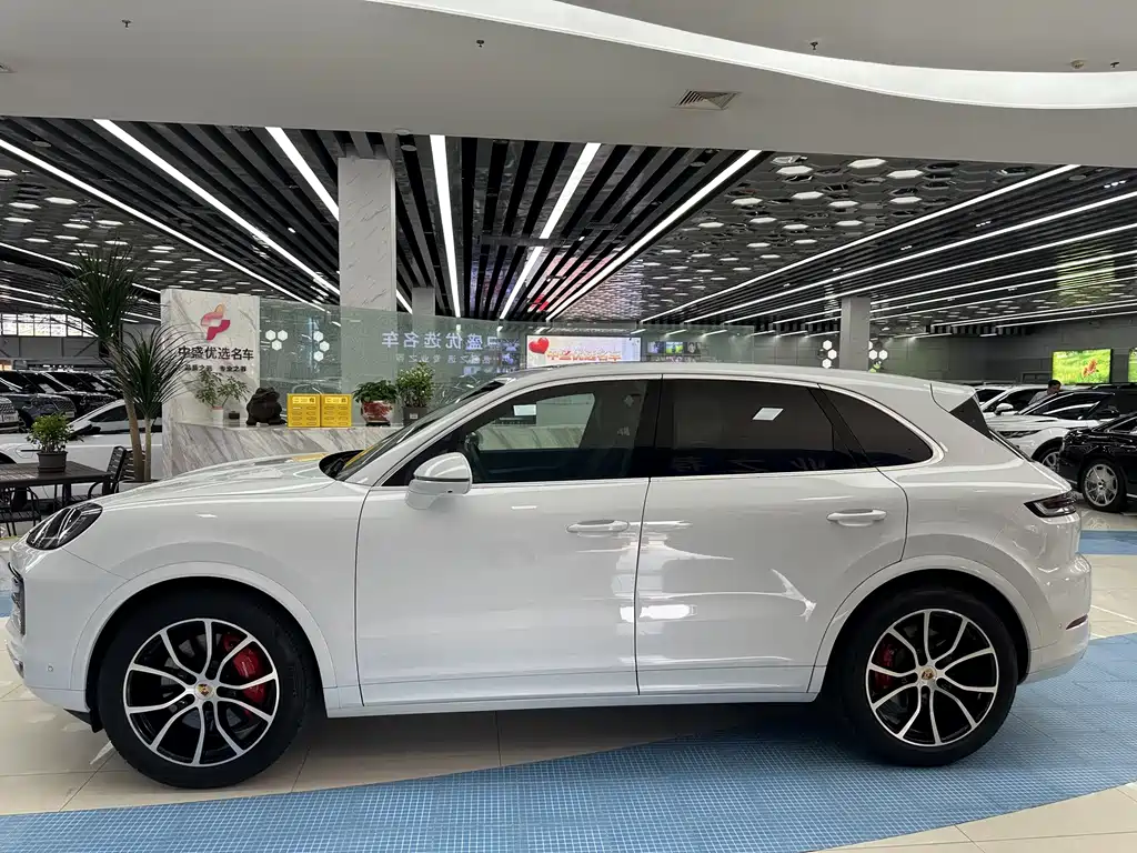Porsche Cayenne — миниатюра 18