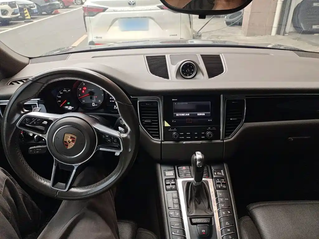 Porsche Macan — миниатюра 10