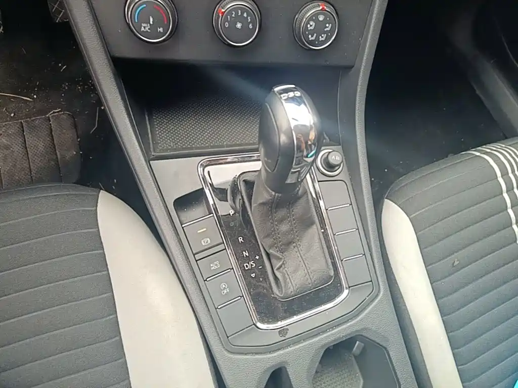 Volkswagen Bora — миниатюра 14