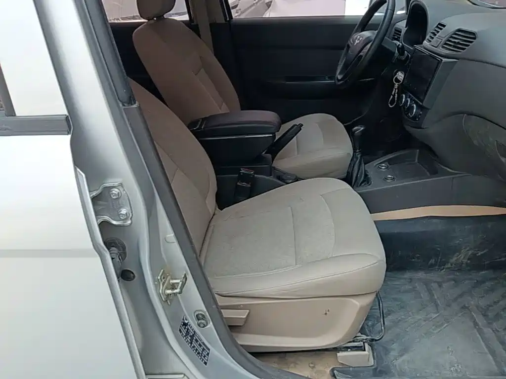 Wuling Hongguang — миниатюра 25