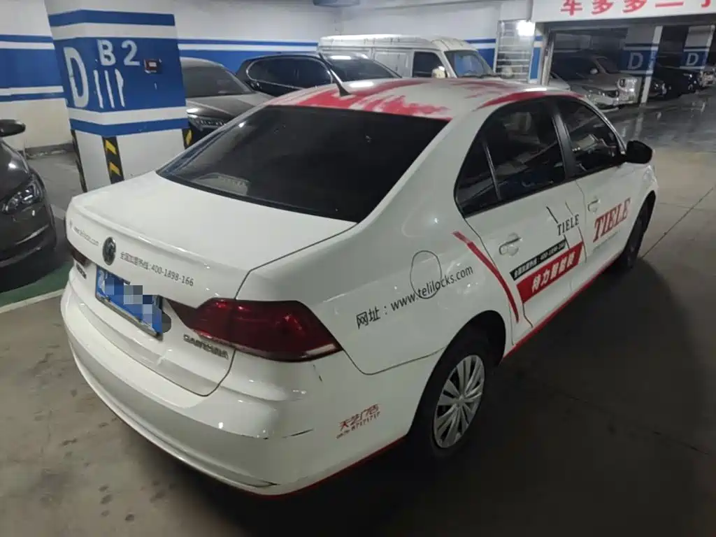 Volkswagen Santana — миниатюра 7