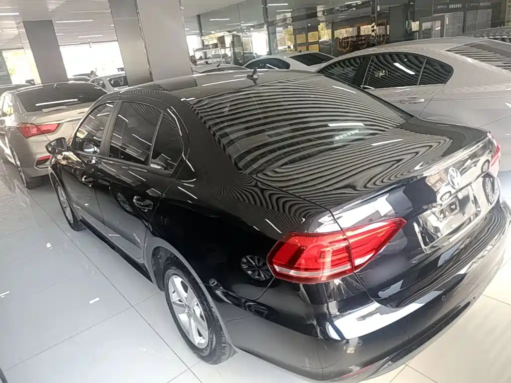 Volkswagen Lavida — миниатюра 5