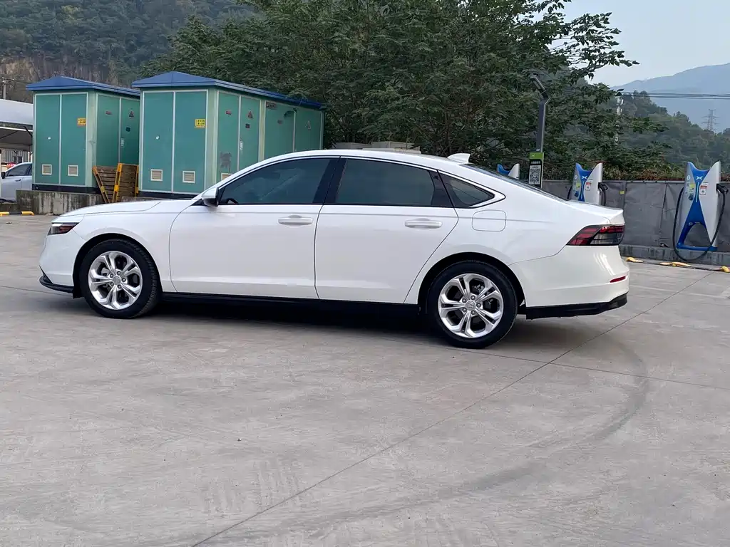 Honda Accord — миниатюра 4