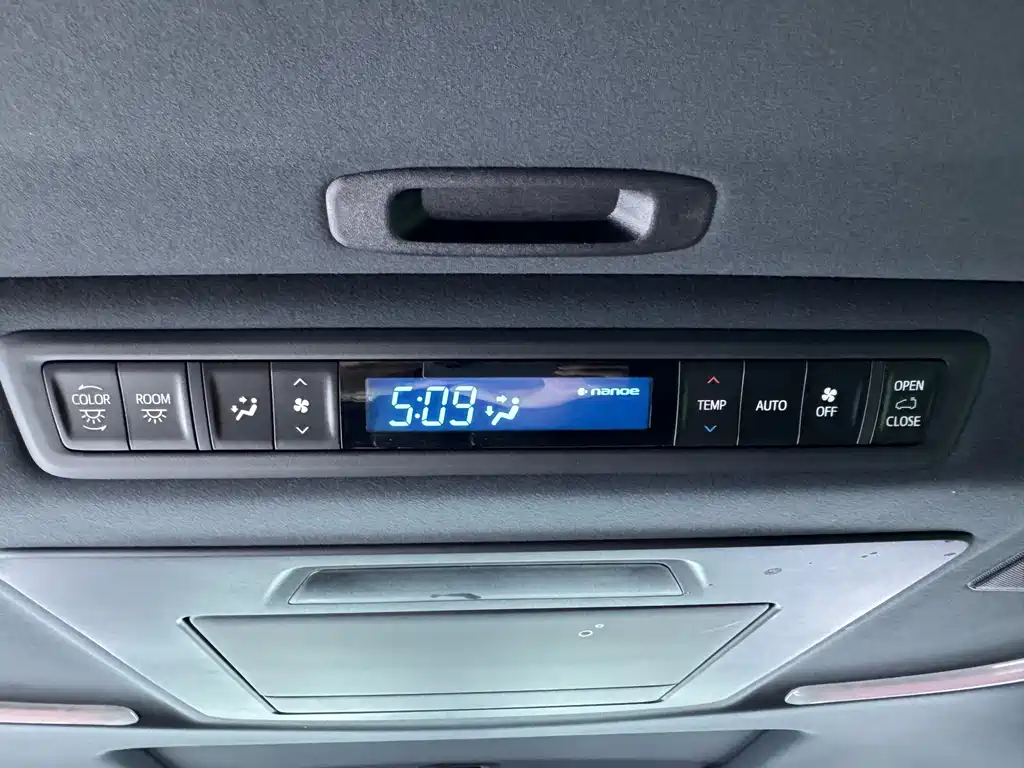Toyota Vellfire — миниатюра 14