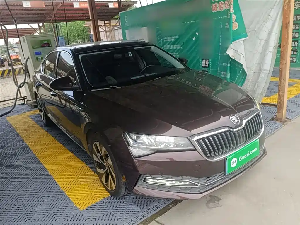 Skoda Superb 2019 TSI330 DSG Luxury