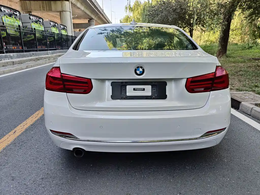 BMW 3 Series — миниатюра 5