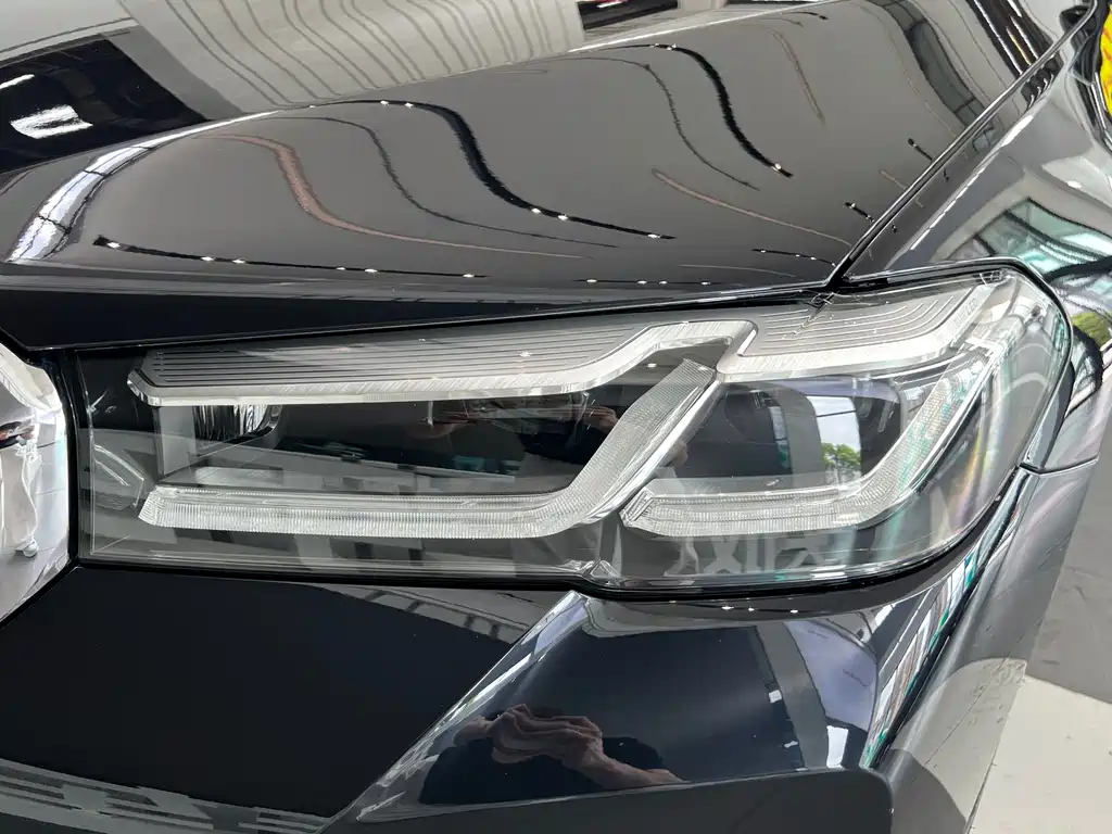 BMW 5 Series — миниатюра 7