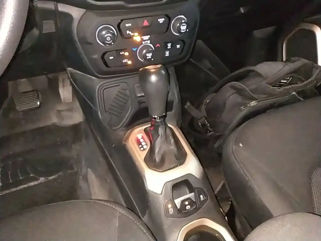 Jeep Renegade — миниатюра 14