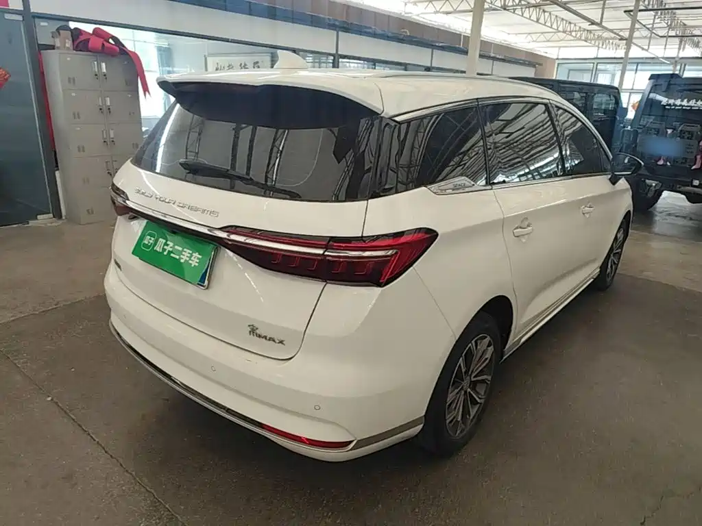 BYD MAX — миниатюра 7