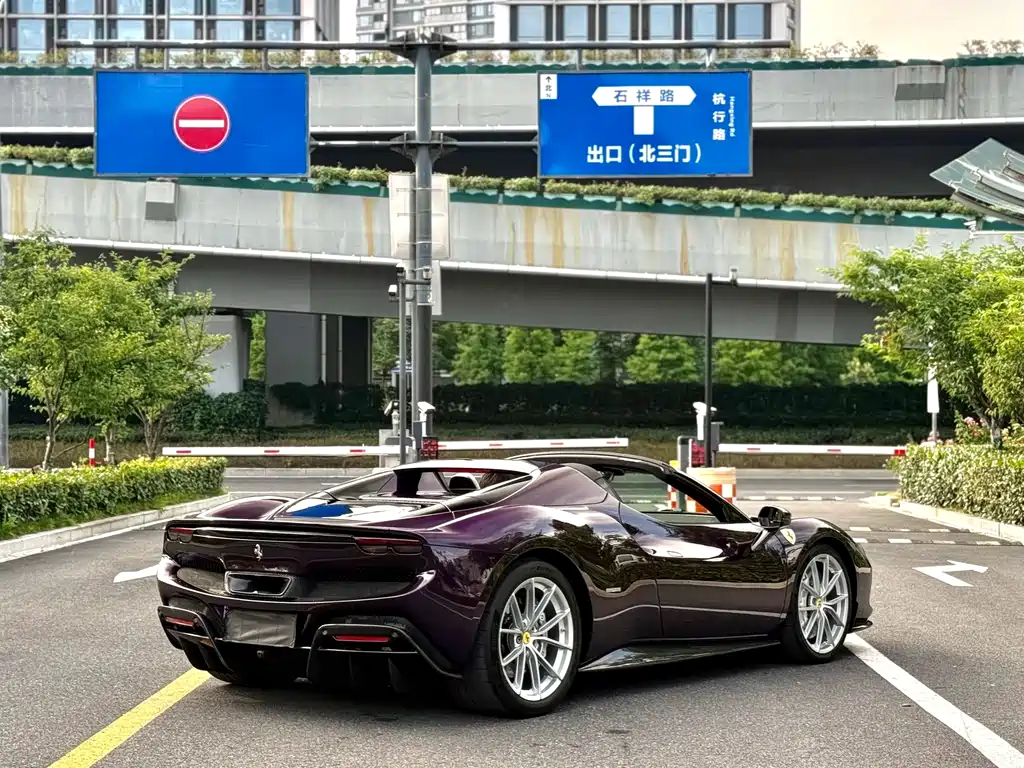 Ferrari 296 2022 3.0T V6 GTS