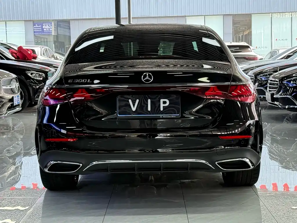 Mercedes-Benz E-Class — миниатюра 13