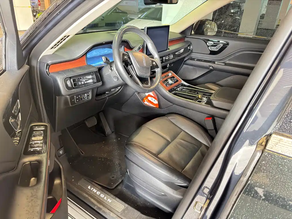 Lincoln Aviator — миниатюра 5
