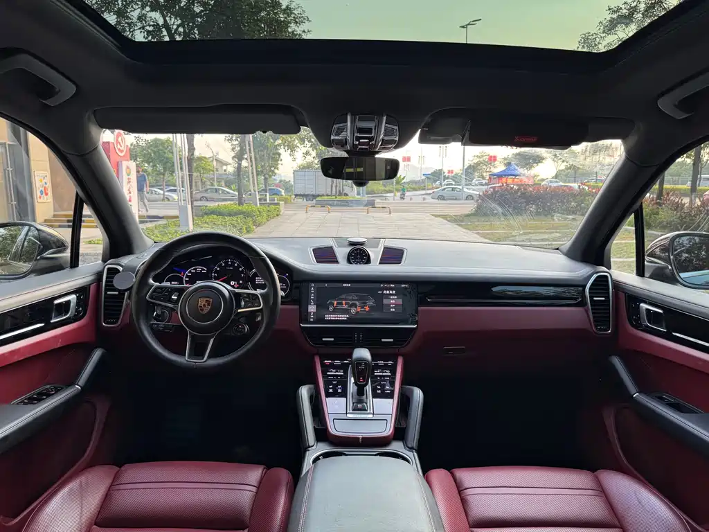 Porsche Cayenne — миниатюра 8