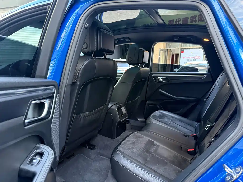 Porsche Macan — миниатюра 9