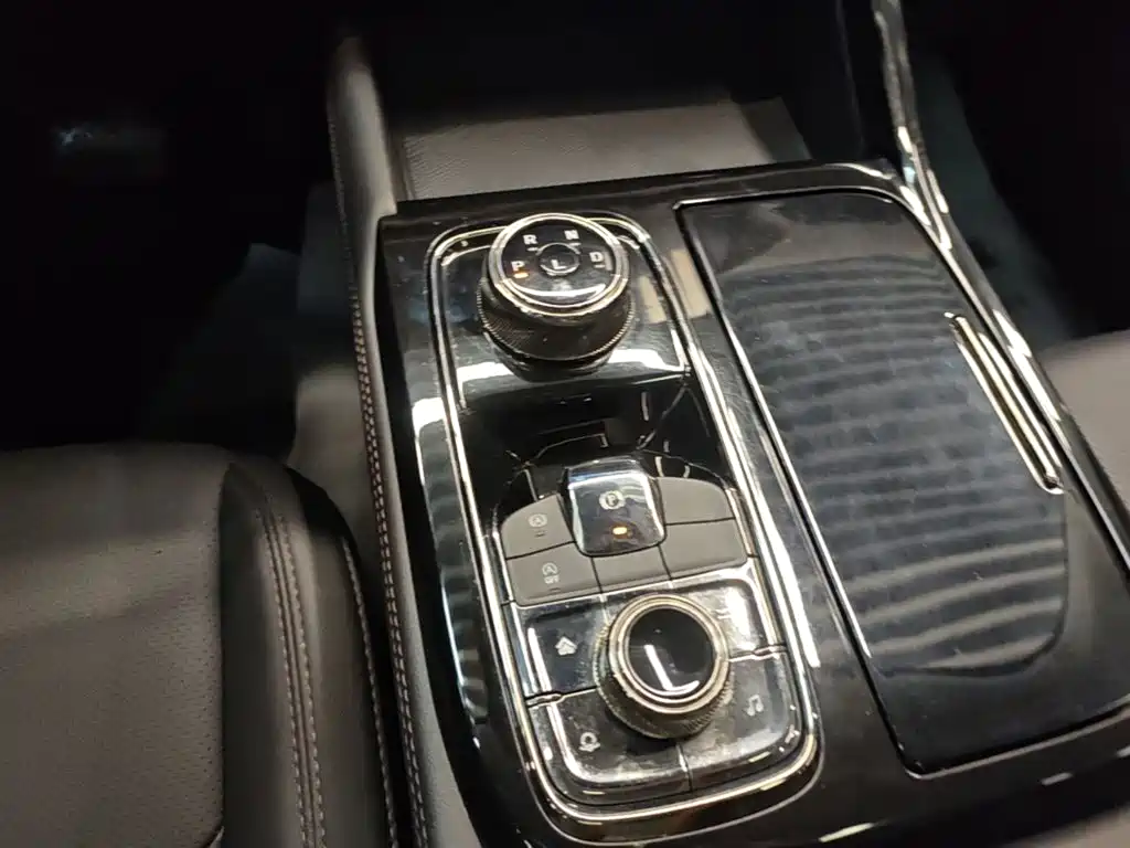 Ford Equator Sport — миниатюра 14