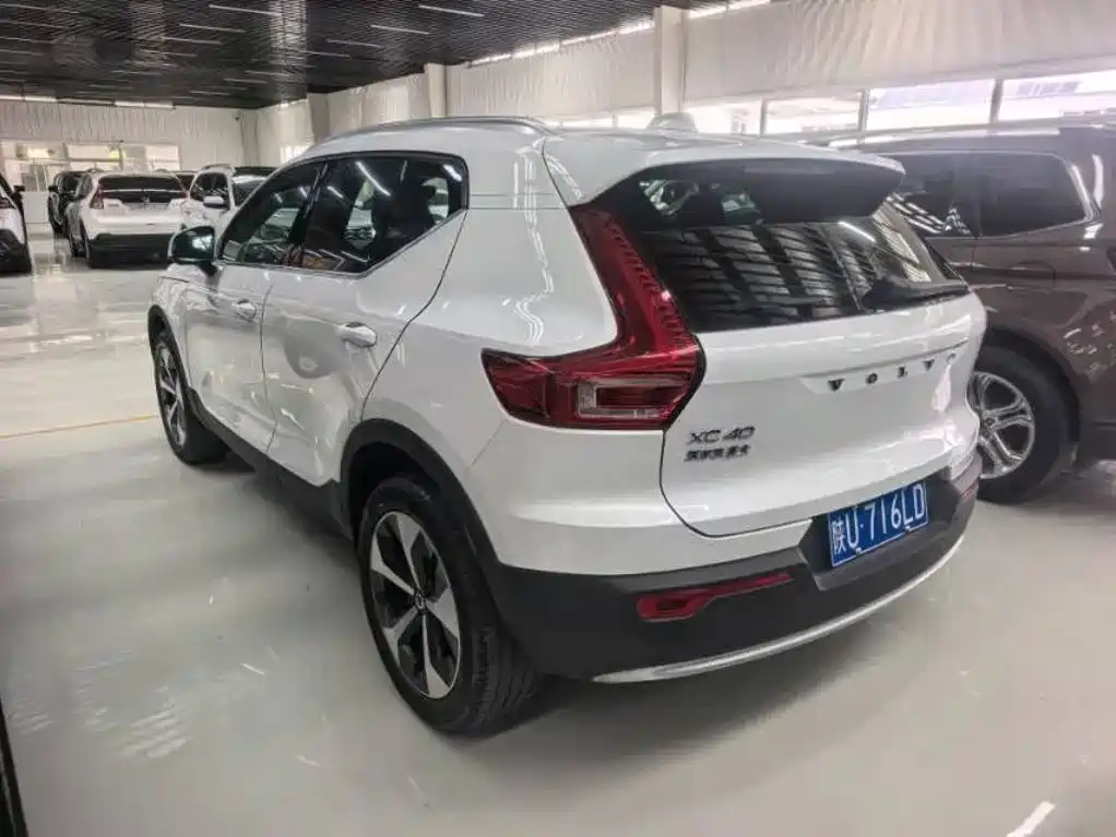 Volvo XC40 — миниатюра 3