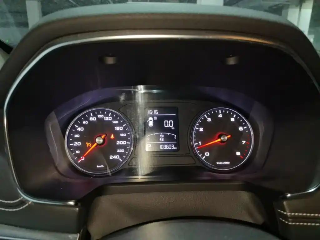 Roewe RX5 — миниатюра 12