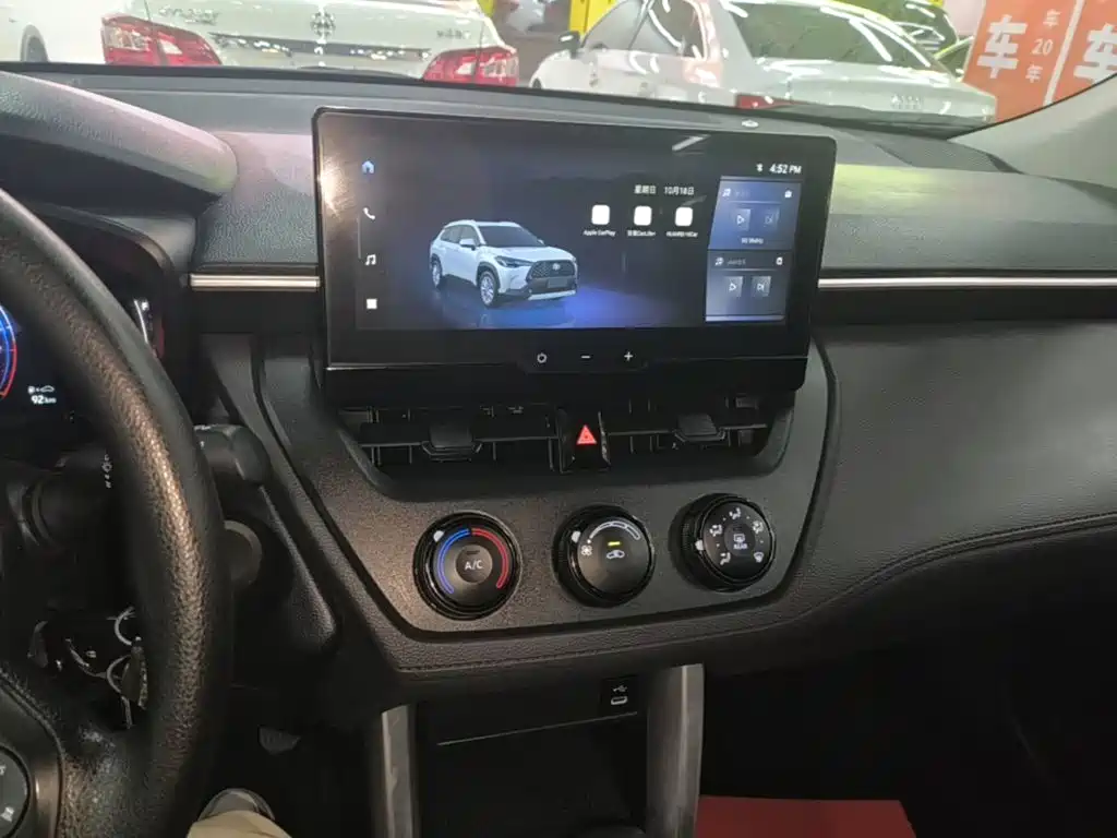 Toyota Corolla Cross — миниатюра 13