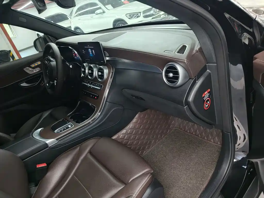 Mercedes-Benz GLC — миниатюра 12
